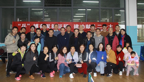 ae6d33c7f996477da697359cd25695b2.jpg 合影.jpg