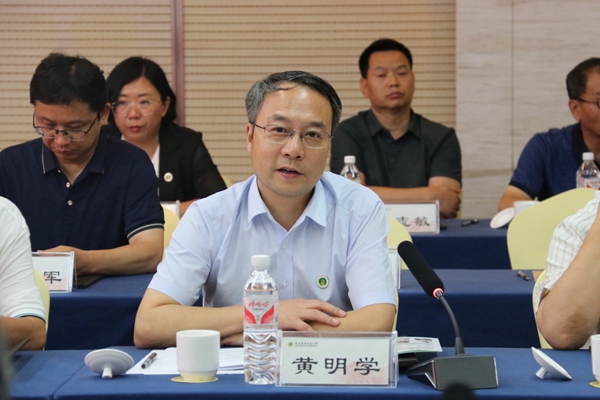 2.六合彩现场直播
党委书记黄明学主持座谈会_副本.jpg